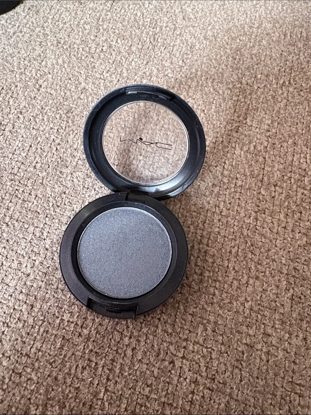 🕷️ MAC SMOKY pressed pigment NEW
